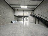 POITIERS ZI REPUBLIQUE - LOCAUX D'ACTIVITES A LOUER - BUREAUX ET ENTREPOT 396M²