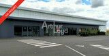 A LOUER LOCAL COMMERCIAL DE 140m² EN ZONE COMMERCIALE A NEUVILLE DE POITOU