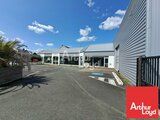 LOCAL RESTAURATION AVEC PARKING SUR AXE FORT FLUX CHATELLERAULT (86)