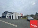 LOCATION LOCAL COMMERCIAL ETAT NEUF ZONE DE BAUSSAIS PROCHE NIORT 80m2 AVEC PARKINGS