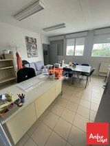 LOCATION BUREAUX NIORT 110m2 AVEC PARKINGS PROCHE AVENUE DE PARIS