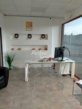 Locaux commerciaux 86100