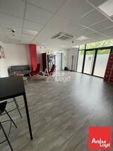 LOCATION 434m2  IMMEUBLE DE BUREAUX AVEC PARKINGS AVENUE DE LA ROCHELLE NIORT