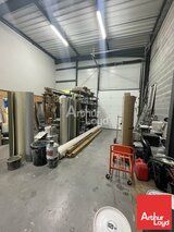 A LOUER LOCAL D'ACTIVITE ZONE MENDES FRANCE NIORT 105m2 AVEC PARKING ET PORTE SECTIONNELLE