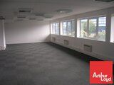 Bureaux 86360