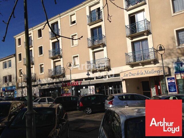 A VENDRE BATIMENT HYPER CENTRE PARTHENAY 783 m2