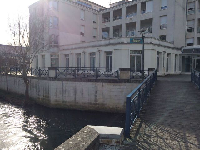 OPPORTUNITE ACHAT HYPER CENTRE NIORT BATIMENT REZ DE CHAUSSE PROCHE DES HALLES