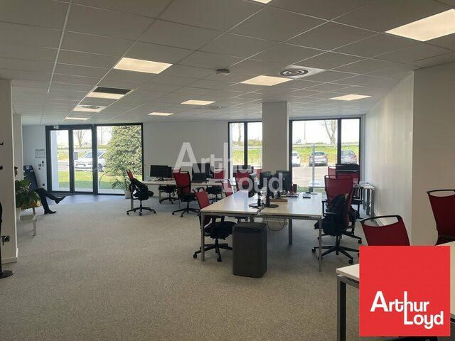 OPPORTUNITE LOCATION BUREAUX NEUF TRES BELLE PRESTATION NIORT CHAURAY 361 m2