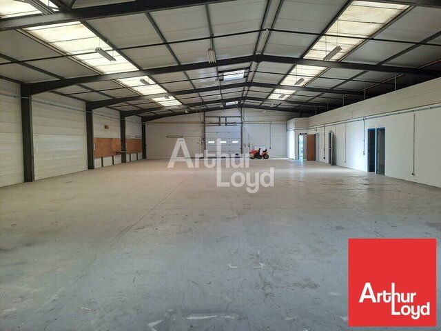 A LOUER LOCAL ACTIVITE/COMMERCE B TO B SECTEUR SANITAL CHATELLERAULT (86)