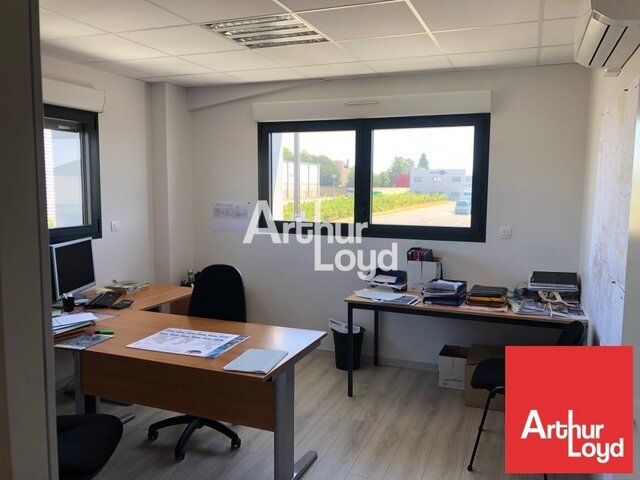 LOCATION BUREAU 100m2 ZONE MENDES FRANCE NIORT AVEC PARKINGS