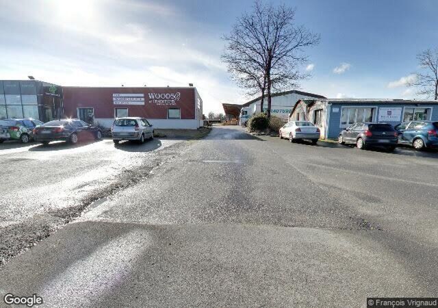 A louer ensemble immobilier d'une surface totale développée de 4 720 m² environ situé à POMPAIRE (79), le tout sur une parcelle de 14373 m², composé notamment bâtiments de stockage + bureaux