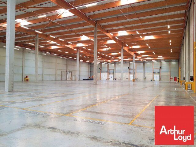 Poitiers, logistique entrepôts classe A : 6 000/24 000m²