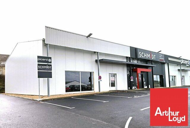 A louer local commercial 289 m² environ - BRESSUIRE (79) proximité zone du Pont d'Ouit
