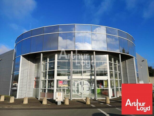 A LOUER LOCAL COMMERCIAL  960 m2 - LUCON - VENDEE