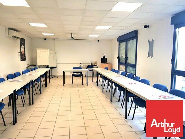 POITIERS EST SECTEUR DU RONDY - A LOUER 140.92M² DE BUREAUX EN TRE BON ETAT