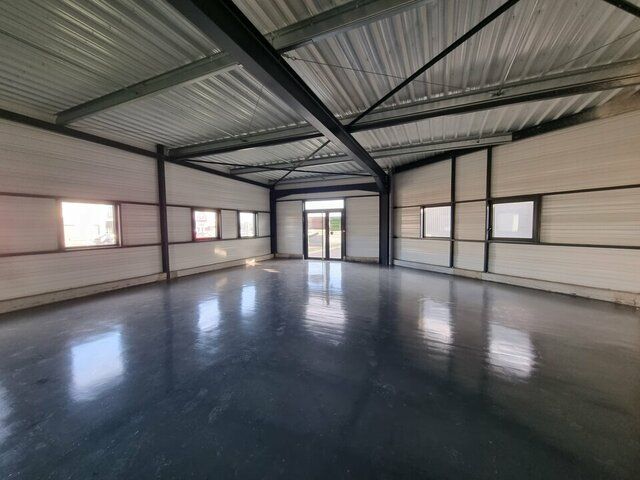 POITIERS AEROPORT DE BIARD - BUREAUX NEUFS A LOUER - 176,60m²