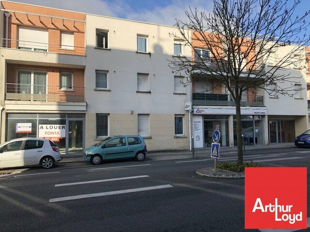 BUREAUX / LOCAL COMMERCIAL AVEC PARKING DE 138m2 SITUE SUR L'AXE POITIERS SUD - CENTRE VILLE