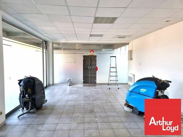 POITIERS TROIS CITEES - BUREAUX COMMERCIAUX OU LOCAUX COMMERCIAUX A LOUER 45M²