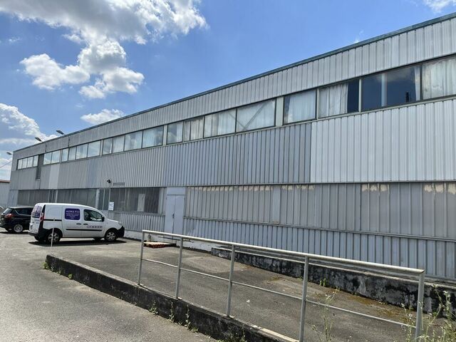 Location Locaux industriels / Entrepôts à NIORT 79000