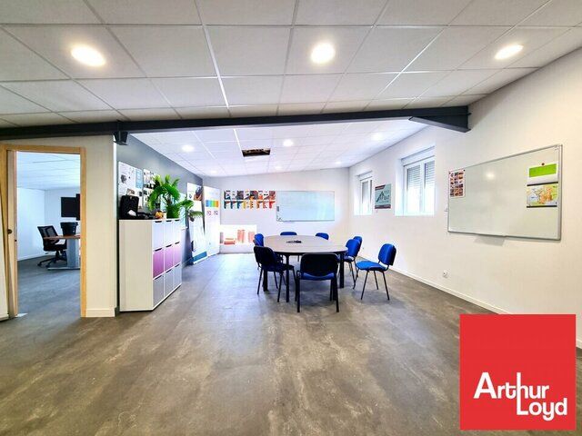 POITIERS OUEST A VENDRE BATIMENT ARTISANAL DE 620M² - BUREAUX ET ENTREPOT - TERRAIN DE 1 682M²