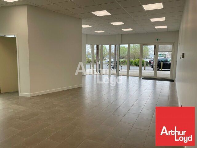 LOCATION BUREAU BESSINES LA MUDE BELLE VISIBILITE 190m2