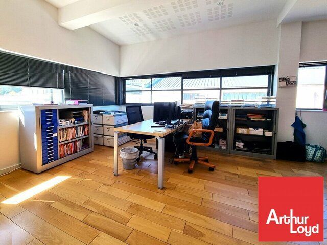 POITIERS GARE CENTRE VILLE - BEL ENSEMBLE DE BUREAUX A LOUER DE 108m²