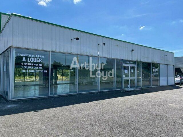 LOCAL COMMERCIAL A LOUER AVEC BELLE VISIBILITE SUR AXE D38