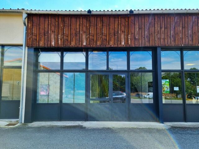 A LOUER LOCAL COMMERCIAL 107M² ROCADE SECTEUR SAINT BENOIT