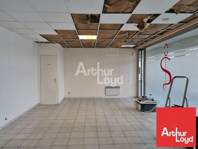 A LOUER LOCAL COMMERCIAL 45M² SECTEUR POITIERS TROIS CITES
