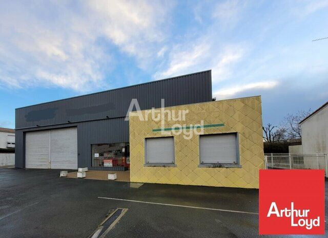 A VENDRE LOCAL D'ACTIVITE AVEC MAISON D'HABITATION - AXE PASSANT - LA ROCHE SUR YON
