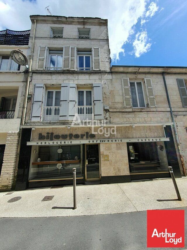 A LOUER UN LOCAL COMMERCIAL DE 70m² PROCHE DE LA PLACE SAINT JEAN A NIORT