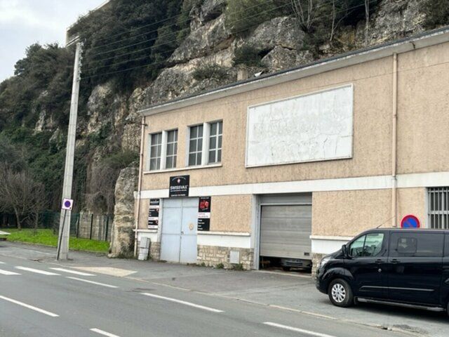 VENTE BÂTIMENT PROFESSIONNEL 180M2 POITIERS