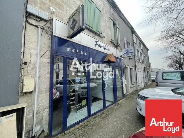 LOCATION BUREAUX AVENUE DE PARIS AVEC VITRINE ENVIRON 55m2