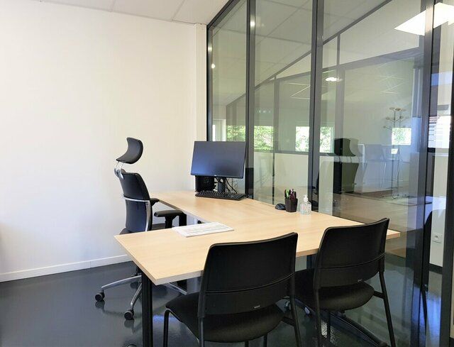 GRAND POITIERS - BUREAUX A LOUER 252m² - PARFAIT ETAT