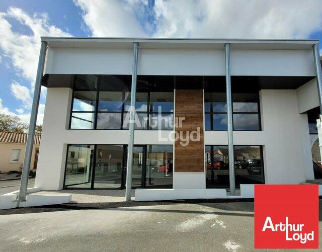 A LOUER BUREAUX DE 221 m2 - CENTRE BOURG - MOUILLERON LE CAPTIF - LA ROCHE SUR YON