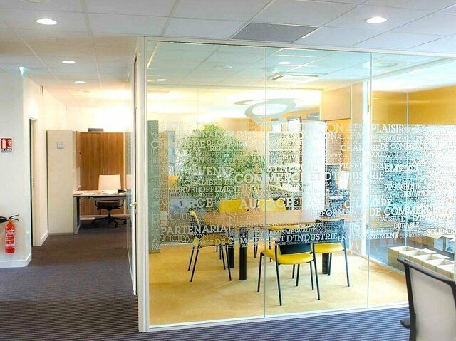 FUTUROSCOPE GRAND POITIERS - BUREAUX A LOUER TOUT CONFORT 194 ET 122M²