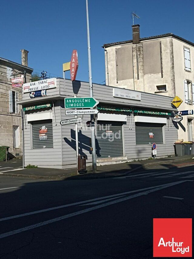 A VENDRE - LOCAL COMMERCIAL DE 53m² SITUÉ EN BORDURE DE L'AVENUE DE LIMOGES A NIORT
