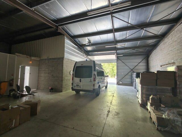 POITIERS SUD SAINT BENOIT A LOUER LOCAL BUREAUX ET ENTREPOT 243M²