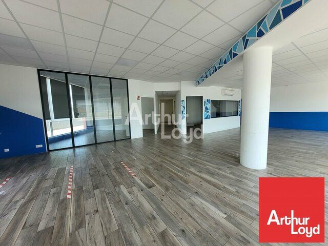 A VENDRE BUREAUX DE 240 m2 -  QUARTIER PROCHE GARE - LA ROCHE SUR YON