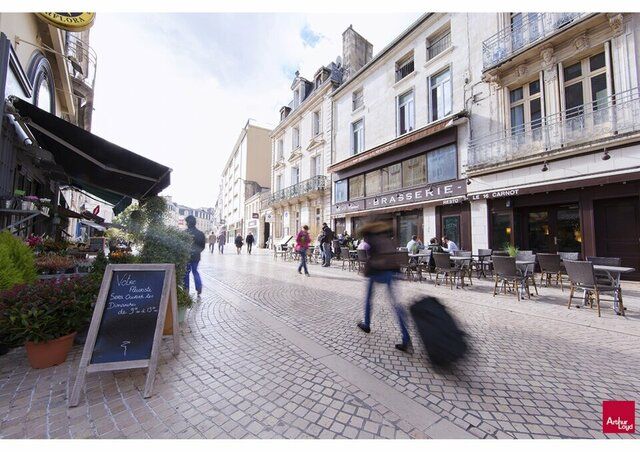 LOCAL COMMERCIAL RUE N°1 EN CENTRE VILLE DE POITIERS