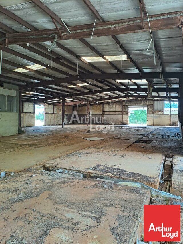 A VENDRE BATIMENT INDUSTRIEL 1000m²  AVEC FONCIER SUR NAINTRE (86)