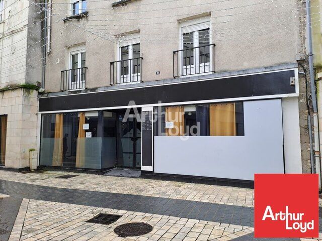 A VENDRE LOCAL COMMERCIAL EN PLEIN CENTRE DE LA RUE BOURBON CHATELLERAULT