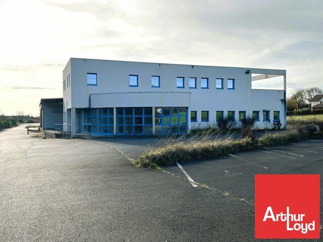 A LOUER LOCAL LOGISTIQUE ET ACTIVITE AGROALIMENTAIRE - POITIERS - 3240 m²