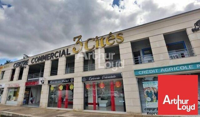 À VENDRE - LOCAL COMMERCIAL SITUÉ AU SEIN D'UN CENTRE COMMERCIAL À POITIERS - 45m²