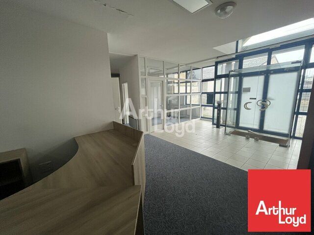 BUREAUX 115M² A LOUER AVEC VISIBILITE COMMERCIALE DANS VOTRE SECTEUR