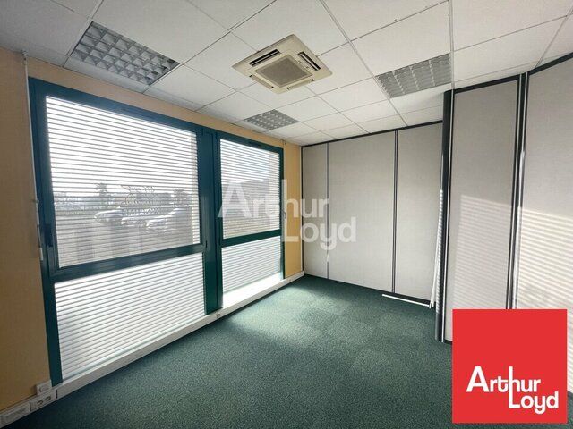 A LOUER BUREAUX EN RDC POITIERS AU COEUR DE LA ZONE DE LA REPUBLIQUE- 300m²