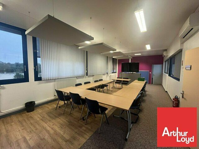 POITIERS SECTEUR PARC DES EXPOSITIONS BUREAUX 445M²