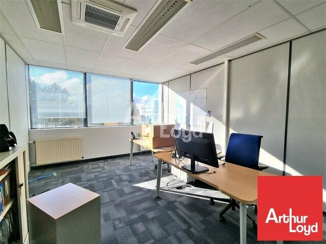 TRES BELLES PRESTATIONS - FUTUROPOLE CHASSENEUIL - BEAUX BUREAUX A LOUER 494m²