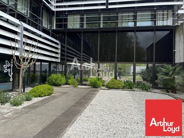 IMPLANTEZ VOTRE ENTREPRISE DANS UN ESPACE DE BUREAUX FONCTIONNEL, AU CUR D'UN CENTRE D'AFFAIRES DYNAMIQUE À NIORT.