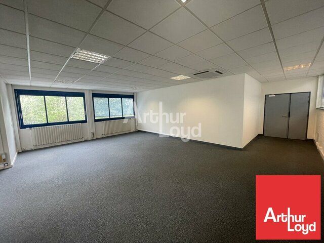 POITIERS SECTEUR PARC DES EXPOSITIONS BUREAUX 83.54m2